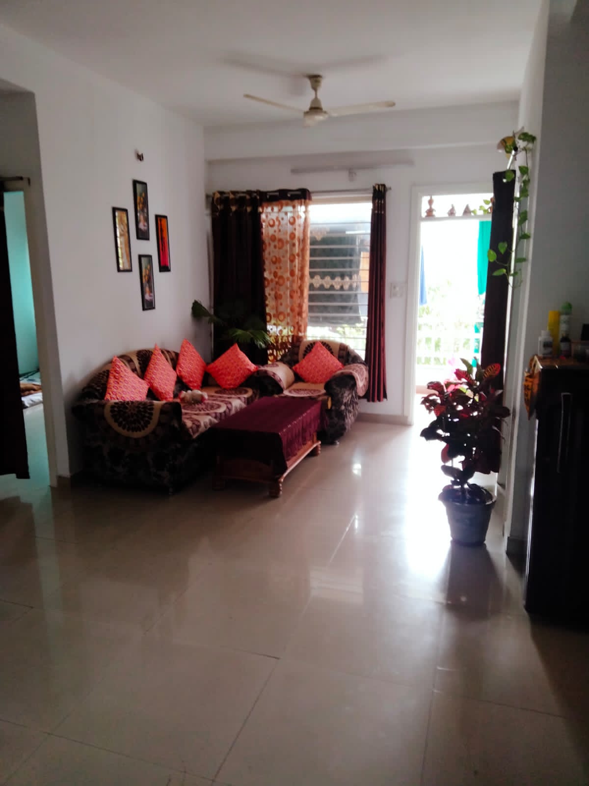 3bhk flat in signature residency shirdipuram near jk hospital kolar road for rent a very prime location
